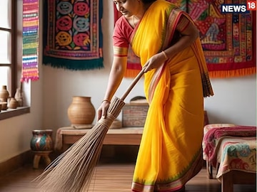 সকালে ঘর ঝাঁট দেওয়ার সময়ে এই কয়েক কথা বলুন, মা লক্ষ্মীর আশীর্বাদ পাবেন, জীবনে আসবে টাকা সকালে ঘর ঝাঁট দেওয়ার সময়ে এই কয়েক কথা বলুন, মা লক্ষ্মীর আশীর্বাদ পাবেন, জীবনে আসবে টাকা