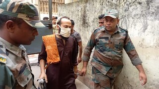 কড়া নজরদারি, মেমারি থানার হেফাজতে হুমায়ুন কড়া নজরদারি, মেমারি থানার হেফাজতে হুমায়ুন