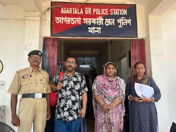Bangladeshi Arrested: অবৈধভাবে ভারতে প্রবেশের অভিযোগ! ফের ত্রিপুরা থেকে গ্রেফতার বাংলাদেশি অনুপ্রবেশকারী Bangladeshi Arrested: অবৈধভাবে ভারতে প্রবেশের অভিযোগ! ফের ত্রিপুরা থেকে গ্রেফতার বাংলাদেশি অনুপ্রবেশকারী
