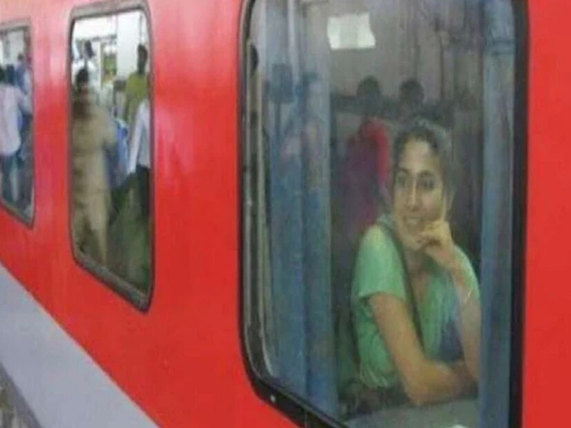 রেলপথে ভ্রমণের মজাই আলাদা! প্রত্যেক যাত্রী তাই বাস, গাড়ি ছেড়ে ট্রেনে চড়েই গন্তব্যে পৌঁছতে ভালবাসেন। কিন্তু সেই ট্রেনের কামরায় যদি ঘটে ভয়ঙ্কর কিছু? কেমন হয় যদি হঠাৎ মুখোমুখি হয়ে যান সাক্ষাৎ মৃত্যুর!