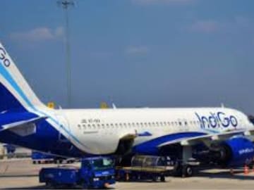 Indigo Flight Problem: এয়ার ইন্ডিয়ার পর এবার ইন্ডিগো, টেক অফের পরই বিপত্তি! শ্বাস আটকে গেল ১৭২ যাত্রীর, তারপর… Indigo Flight Problem: এয়ার ইন্ডিয়ার পর এবার ইন্ডিগো, টেক অফের পরই বিপত্তি! শ্বাস আটকে গেল ১৭২ যাত্রীর, তারপর…