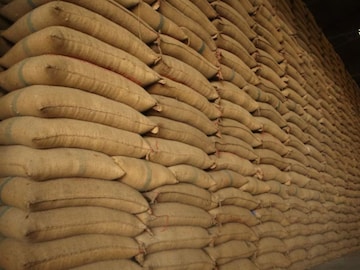 Basmati Rice Export Crisis: ইরান-ইজরায়েল যুদ্ধের প্রভাব, ভারতের বন্দরে আটকে এক লক্ষ টন বাসমতি চাল, কোটি কোটি টাকা ক্ষতি আশঙ্কা