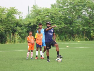 আরএফ ইয়ং চ্যাম্পসের সর্বভারতীয় ফুটবল ক্লিনিকের সমাপ্তি কলকাতায়, উপস্থিত ছিলেন প্রাক্তনীরা