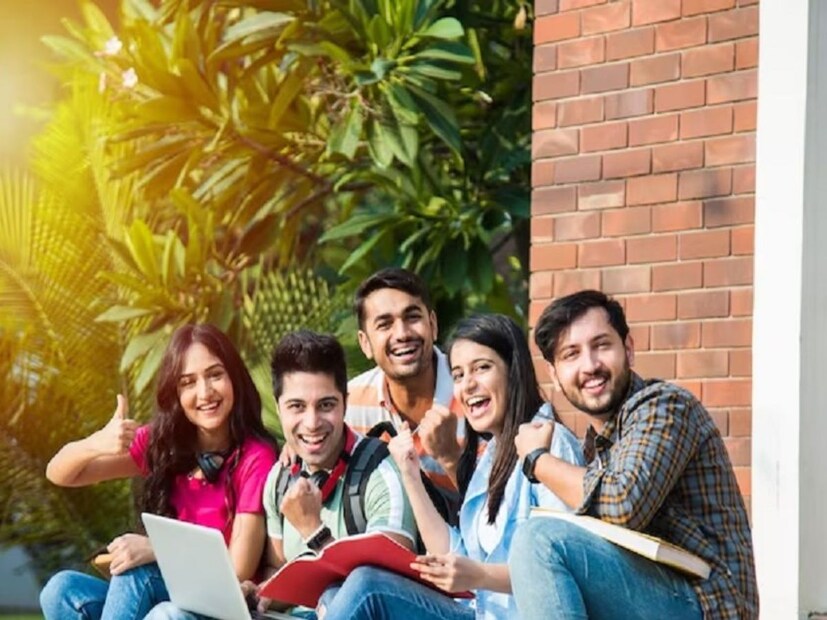 B.Sc. Biotechnology-PCB ছাত্রছাত্রীদের জন্য এই কোর্স চিকিৎসা, কৃষি, পরিবেশে উদ্ভাবনের উপর নির্ভর করে। এই কোর্স করার পর আপনি বায়োটেক গবেষক, ফার্মা বিজ্ঞানী হিসাবে ক্যারিয়ার গড়তে পারেন।