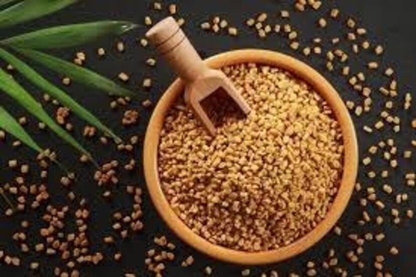 মেথি দ্রবণীয় ফাইবারের একটি ভালো উৎস, যা দীর্ঘ সময় ধরে পেট ভরা রাখে এবং ঘন ঘন ক্ষুধার্ত বোধ করে না। মেথি বীজ পেটের ভেতরের চর্বি (ভিসারাল ফ্যাট) কমাতে বিশেষভাবে কার্যকর। এইভাবে, এই পাউডারটি খেলে আপনার উপকার হতে পারে।