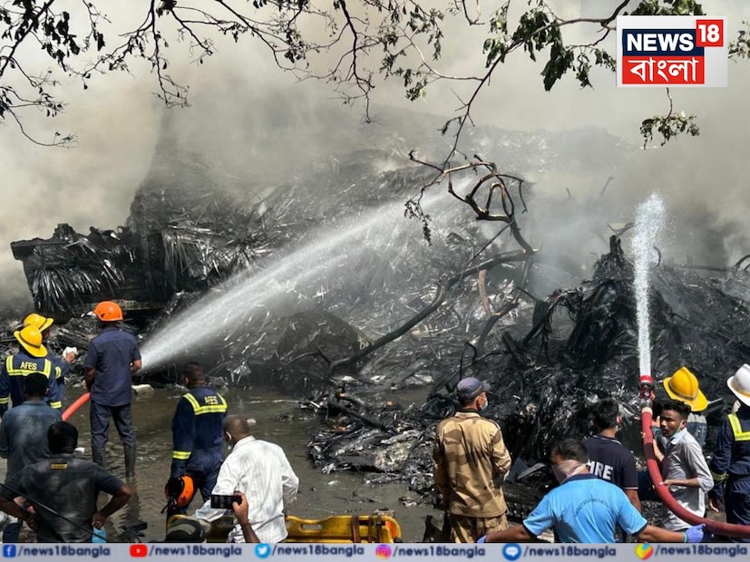 CNN-News18-কে একটি সূত্র জানিয়েছে, ডবল-ইঞ্জিন ফেলিওর হওয়ার কারণেও ঘটতে পারে এই মর্মান্তিক দুর্ঘটনা। তবে এ বিষয়ে নিশ্চিত হওয়ার জন্য আরও পরীক্ষা নিরীক্ষা, তথ্য প্রয়োজন।

