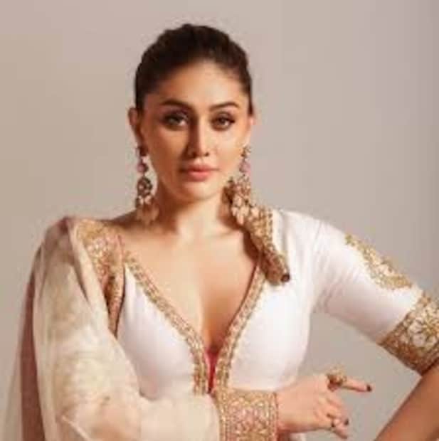 অভিনেত্রীর বাড়িতে একটি ফরেনসিক দলও মোতায়েন করা হয়েছে, যেখানে তারা পুরো বাড়ি তল্লাশি করেছে। জিজ্ঞাসাবাদ করা হচ্ছে পরিবারের সদস্য, পরিচারিকা ও রাঁধুনীদের।