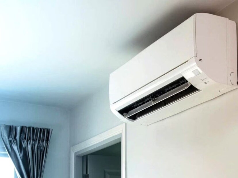 Acer 1 Ton 3 Star Split AC (5-In-1 Convertible Cooling Modes, AiSense Technology, ArcticWrap Cooling, PM 1.0 Microbacterial Filter, High Ambient Temperature of 55 °C -AR10AS3IS1HLE25): Acer 1 Ton 3 Star Split AC-র পারফরম্যান্স দুর্ধর্ষ। এর মধ্যে রয়েছে ৫টি কুলিং মোড। ফলে এর মধ্যে থেকে গ্রাহকরা নিজেদের পছন্দমতো মোড বেছে নিতে পারবেন। এর মধ্যে থাকে arctic wrap প্রযুক্তি, যার ফলে বাইরের তাপমাত্রা মাত্রা ছাড়ালেও মেশিনের কম্প্রেসর সুরক্ষিত থাকে।