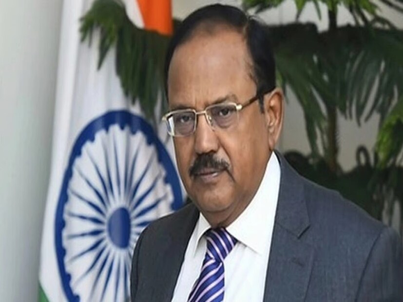 পাকিস্তান শাংহাই কোঅপারেশন অর্গানাইজেশন (এসসিও) শীর্ষ সম্মেলনে ক্রমবর্ধমান কূটনৈতিক বিচ্ছিন্নতার সম্মুখীন হয়েছে, এমনকি চিন এবং রাশিয়ার মতো ঐতিহ্যবাহী মিত্ররাও ইসলামাবাদের আঞ্চলিক অস্থিতিশীলতায় ভূমিকা নিয়ে উদ্বেগের মধ্যে সমর্থন দিতে বিরত রয়েছে।