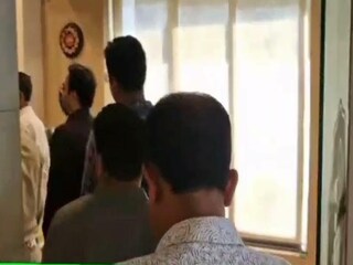 কেন হানা হোটেলে?