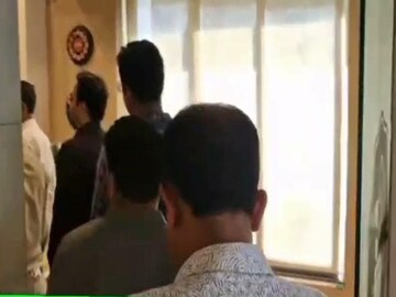 কেন হানা হোটেলে?