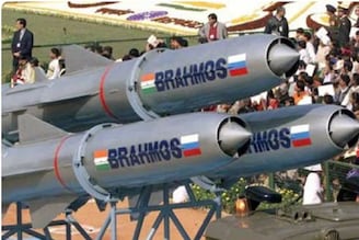 এশিয়ার তৃতীয় দেশ হিসাবে ভারতের ব্রাহ্মস কিনতে পারে বন্ধু রাষ্ট্র! জানালেন রাজনাথ