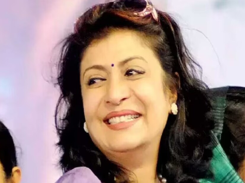একসময়ের জনপ্রিয় ক্রিকেটার সন্দীপ পাটিলের সঙ্গে দেবশ্রী রায়ের সম্পর্কের ব্যাপারে আজ আমরা বলব। সন্দীপের বাবা মধুসূদন পাটিল ছিলেন প্রাক্তন ক্রিকেটার। তাঁর ছেলে হয়ে তিনিও প্রথম প্রেম হিসেবে বেছে নিয়েছিলেন ক্রিকেটকে। সন্দীপ প্রথম রনজি ম্যাচ খেলেন ১৯৭৫-’৭৬ মরশুমে। তার পর আর ফিরে তাকাতে হয়নি তাঁকে।