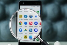 ভুয়ো অ্যাপ ঘিরে ‘প্রতারণার জাল’! Play Store-এ কোনও অ্যাপ আসল না নকল, তা কীভাবে চিনবেন