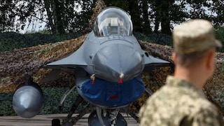 ইউক্রেনের উপর রাশিয়ার সবচেয়ে বড় আকাশ হামলা চালানো হয়েছে। এই ভয়াবহ হামলায় ৫৩৭টি ড্রোন ও ক্ষেপণাস্ত্র ব্যবহার করে ইউক্রেনের একাধিক অঞ্চলে বিস্ফোরণ ঘটায় রাশিয়া।