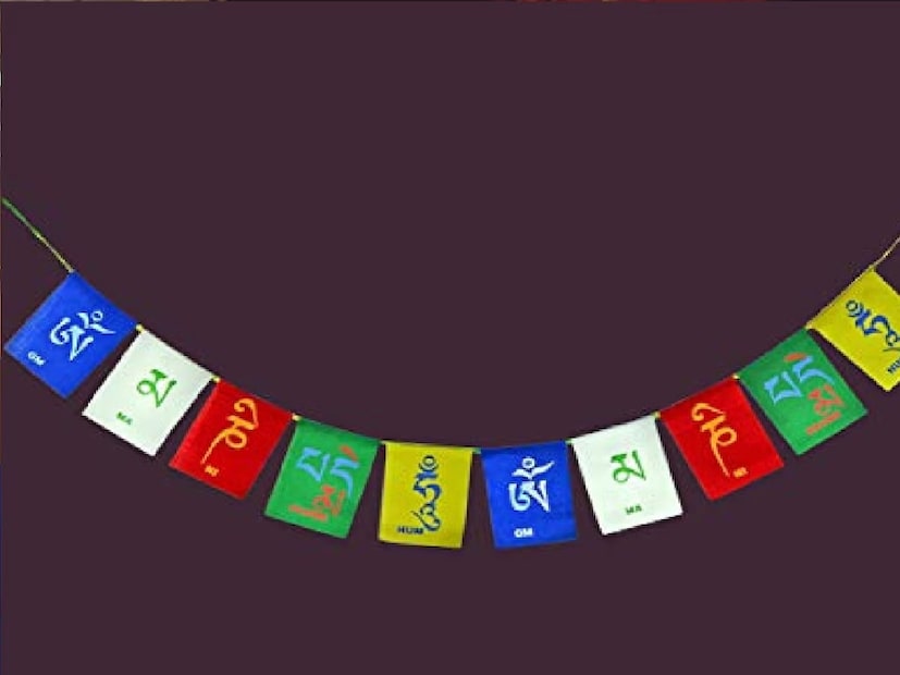 এই পতাকায় থাকা নীল রংয়ের অর্থ আকাশ। সাদা রংয়ের অর্থ বাতাস। লাল রংয়ের অর্থ আগুন। সবুজ রংয়ের অর্থ জল। হলুদ রংয়ের মানে পৃথিবী।