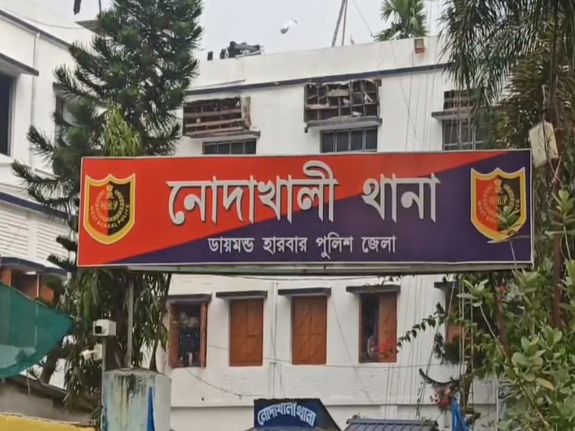 দক্ষিণ ২৪ পরগনার নোদাখালিতে কোটিপতি চোর। গ্রামের মাঝে তার প্রায় রাজপ্রাসাদ। কয়েকদিন আগে চুরির সময় হাতেনাতে ধরা পড়ে অমিত দত্ত। তার বাড়িতে গিয়ে পুলিশের চক্ষু চড়কগাছ। চুরির টাকাতেই কি কোটি টাকার সম্পত্তি অমিতের? তার দলে আর কে কে আছে? উত্তর খুঁজছেন তদন্তকারীরা। Story And Picture: Samir Mondal