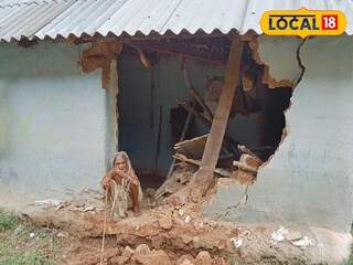 হাতির হানায় ভাঙা বাড়ি