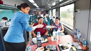 IRCTC-এর বিশেষ ট্যুর প্যাকেজ-এর খোঁজ করছেন! উত্তর-পূর্ব ভারতে ঘোরা এবার আরও সহজ, জানুন