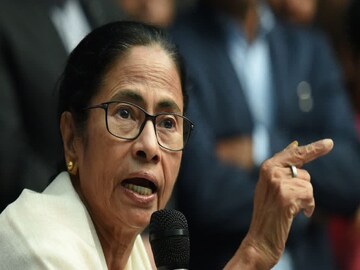 Mamata Banerjee On Voter Agent: তৃণমূলের এজেন্ট কেনার চক্রান্ত…? নির্বাচন কমিশনের এক নির্দেশ আসতেই ফুঁসে উঠলেন মমতা! জানালেন ষড়যন্ত্রের কারণও