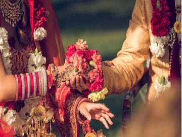 ছেলে-মেয়েদের বিয়ে বারবার ভেঙে যাচ্ছে, সকলে বলছেন অভিশপ্ত এলাকা, কারণ জানলে শিউরে উঠবেন ছেলে-মেয়েদের বিয়ে বারবার ভেঙে যাচ্ছে, সকলে বলছেন অভিশপ্ত এলাকা, কারণ জানলে শিউরে উঠবেন