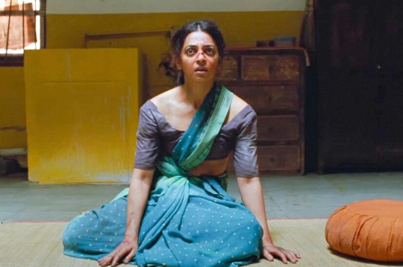 সিবিএফসি দাবি: সংবেদনশীল বিষয়বস্তুকে না বলা সিবিএফসি 'সিস্টার মিডনাইট'-এর একটি দৃশ্যে নগ্নতা রয়েছে বলে অভিযোগ করেছে। প্রতিবেদনে বলা হয়েছে যে দৃশ্যটি ১ ঘণ্টা ১১ মিনিটের ব্যবধানে শুরু হয়। এটি স্পষ্ট বিষয়বস্তুর উপর বোর্ডের নিয়ম মেনে চলে না। বোর্ড প্রযোজকদের কাছে স্পষ্ট করে জানিয়েছে যে যদি ছবিটি ভারতে মুক্তির জন্য সার্টিফিকেট পেতে চায়, তাহলে দৃশ্যটি মুছে ফেলতে হবে।