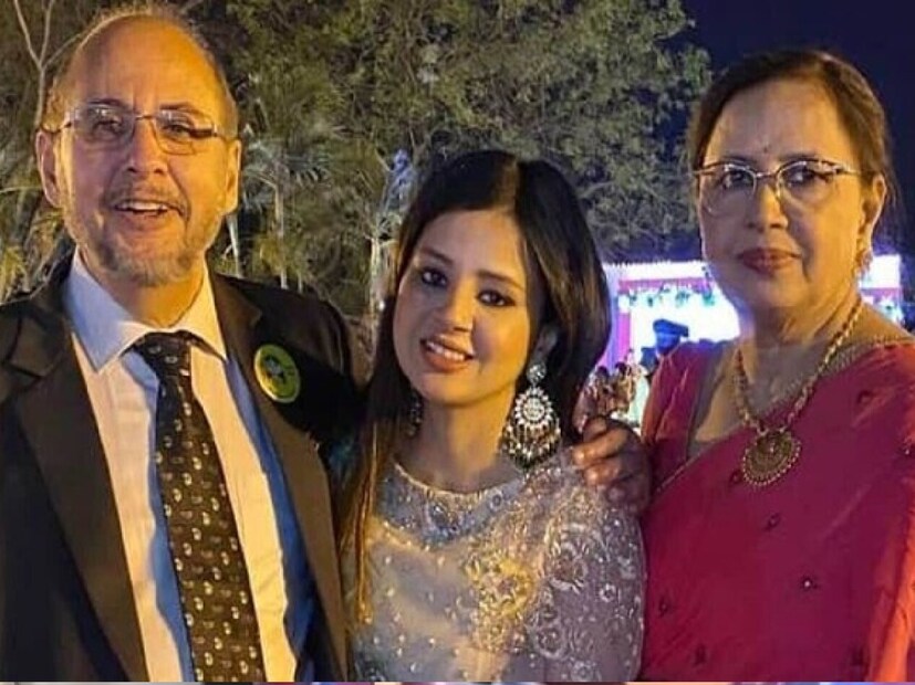 ২০২০ সাল থেকে শীলা সিং নিজের মেয়ে সাক্ষীর সঙ্গে ধোনি এন্টারটেইনমেন্ট-এর সিইও হিসেবে কাজ করছেন। এটি শীলা সিং-এর জীবনের প্রথম পেশাদার ভূমিকা।আগে তিনি একজন গৃহিণী ছিলেন। কিন্তু এখন তিনি নিজের জামাই ধোনির অবসরের পর তাঁর কোম্পানির মাধ্যমে একটি সংস্থার নেতৃত্ব দিচ্ছেন।