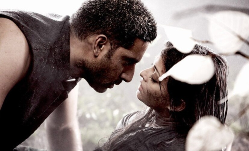 এক সময়ের ‘মিশন রোড’-এর নাম পরিবর্তিত হয়ে হয় ‘ইলিয়াস রোড’। ১৯৮৫ সাল থেকে সাহেব কুঠি চলে যায় সারদা গ্রুপের মালিকানায়। কুঠির চারপাশে রয়েছে বাগান, মাঠ, সুইমিং পুল। সব মিলিয়ে যেন এখানে রয়েছে সিনেম্যাটিক পরিবেশ।