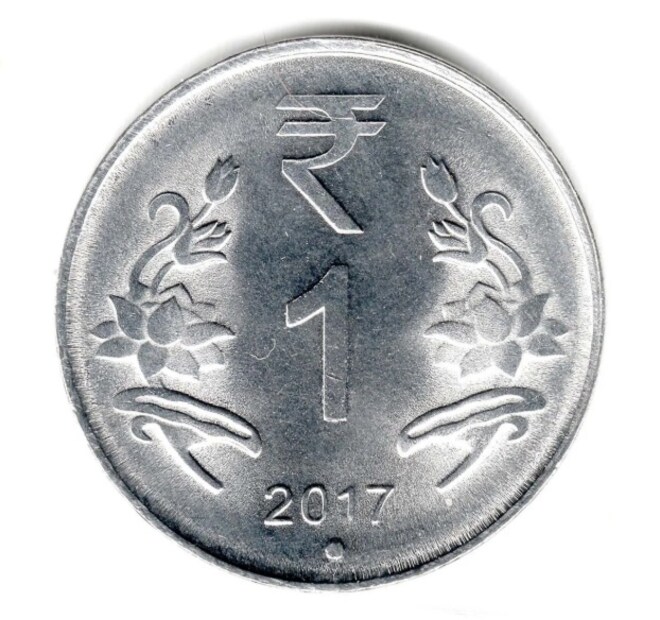 কৌশলগুলি সঠিকভাবে চেষ্টা করলে সম্পদও বৃদ্ধি পেতে শুরু করে। আজ আমরা আপনাকে এক টাকার মুদ্রার এই কৌশলগুলির মধ্যে এমন একটা সহজ কৌশল বলব, যা আপনার জীবনের সমস্যাগুলি দূর করতে পারে এবং বাড়ির আর্থিক সংকটও দূর করতে পারে।