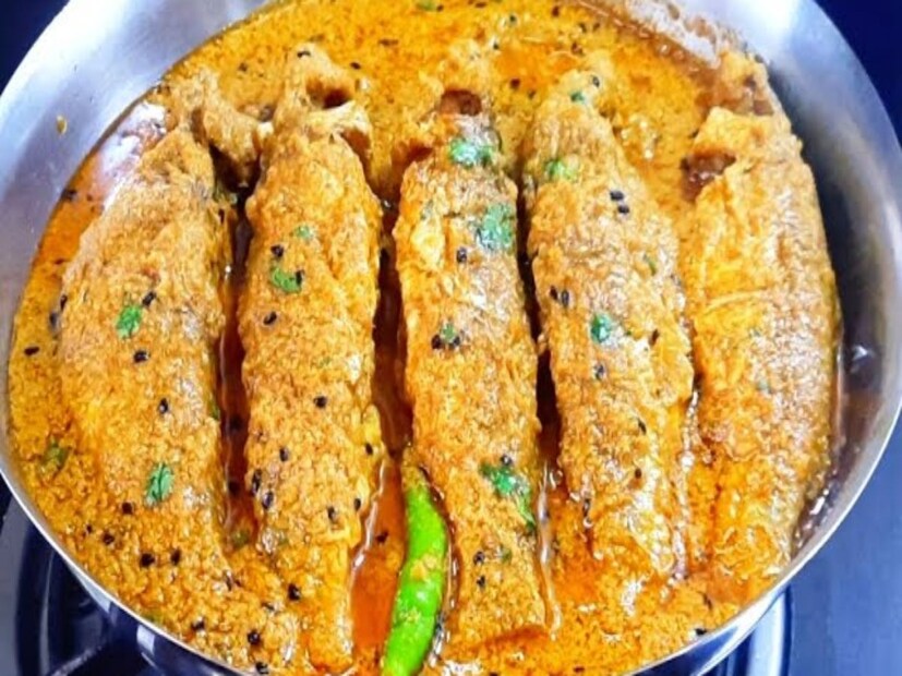 কিন্তু কোন মাছ শরীর ও স্বাস্থ্যের জন্য ভাল আর কোন মাছ খেলে আপনার উপকার এই নিয়ে সম্যক ধারণা নেই অনেকেরই। কেউ কেউ ভাবেন চেনা মাছের মধ্যে থাকা বাঙালির প্রিয় রুই-কাতলা বা ইলিশ, পাবদাতেই আছে সব উপকার।