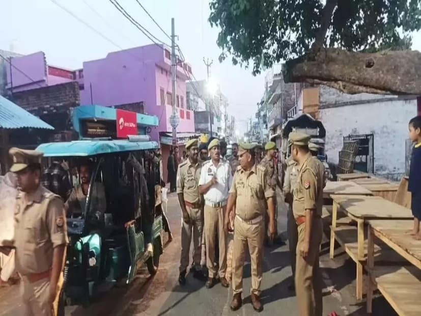 এইভাবে লখিমপুর খিরির গৌরিফন্টা কোতওয়ালি এলাকায় পুলিশ দুইটি আলাদা জায়গায় নেপালের রাস্তা দিয়ে ভারতে পাঠানো চাইনিজ সেক্স টয় আটকায়। এগুলোর সংখ্যা প্রায় ২০১০০ এবং এর মূল্য ২ কোটি এক লাখ টাকা বলা হয়েছে। এই কেসে পুলিশ আপত্তিজনক জিনিসের পাচার মামলায় সালামত নগর ভট্টা নিবাসী নইম পুত্র আব্দুল কাইয়ুম খানকে আটক করেছে। 