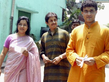 Snehasish Ganguly: সৌরভের বাড়িতে আবার বড় বিপদ, খুব কাছের মানুষ হাসপাতালে ভর্তি, ভোর রাতে বড় ঘটনা
