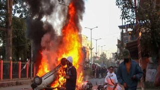 ফের রণক্ষেত্র মণিপুর! বন্ধ ইন্টারনেট পরিষেবা, বিষ্ণুপুরে জারি কার্ফু! অচলাবস্থা কবে কাটবে আর? ফের রণক্ষেত্র মণিপুর! বন্ধ ইন্টারনেট পরিষেবা, বিষ্ণুপুরে জারি কার্ফু! অচলাবস্থা কবে কাটবে আর?