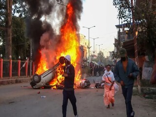 ফের রণক্ষেত্র মণিপুর! বন্ধ ইন্টারনেট পরিষেবা, বিষ্ণুপুরে জারি কার্ফু! অচলাবস্থা কবে কাটবে আর?