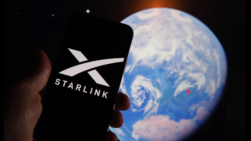 Starlink-এর লক্ষ্যটা ঠিক কী? রিপোর্টে দাবি যে, দেশের প্রত্যন্ত এবং বিচ্ছিন্ন এলাকাগুলিতে সংযোগ বাড়ানোর জন্য স্যাটেলাইট ইন্টারনেট সার্ভিস চালু করার প্রস্তুতি নিয়েছে Starlink। আসলে ওই সমস্ত জায়গায় প্রচলিত ব্রডব্যান্ড পরিকাঠামো স্থাপন করা অত্যন্ত চ্যালেঞ্জিং। কিংবা ব্রডব্যান্ড পরিকাঠামো স্থাপন করা সম্ভব নয়।