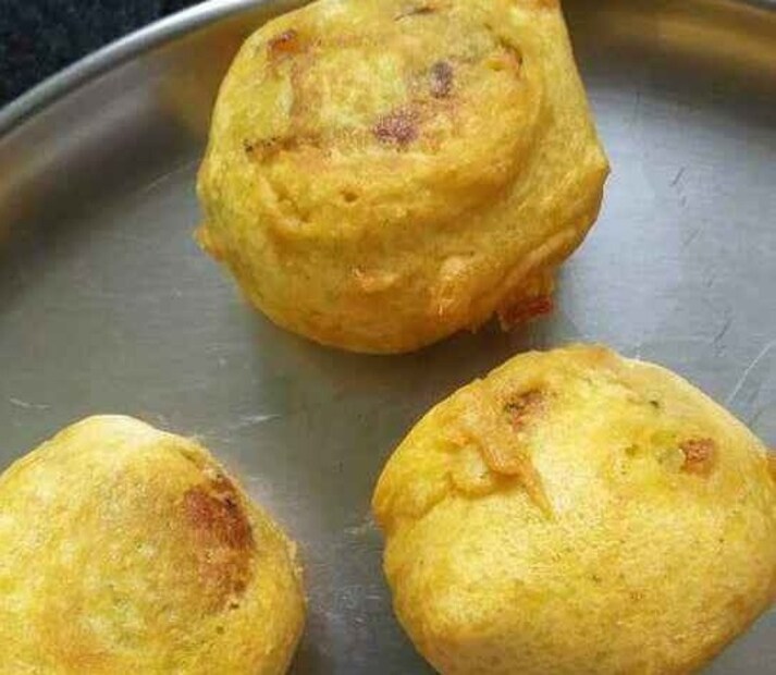 এইরকম টেস্ট আর অন্য কোথাও তারা পান না। পুরুলিয়া শহরে এই চপের দোকানে শুধু শহরের মানুষ নয় কর্মসূত্রে আশা জেলার অন্যান্য জায়গা থেকে আসা মানুষজন ও ভিড় করেন এই দোকানে। আট থেকে আসি সকলেরই পছন্দের ভুতার এই চপের দোকান। ‌