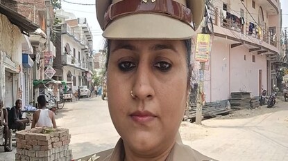 সেই সাব-ইন্সপেক্টর সেই সাব-ইন্সপেক্টর