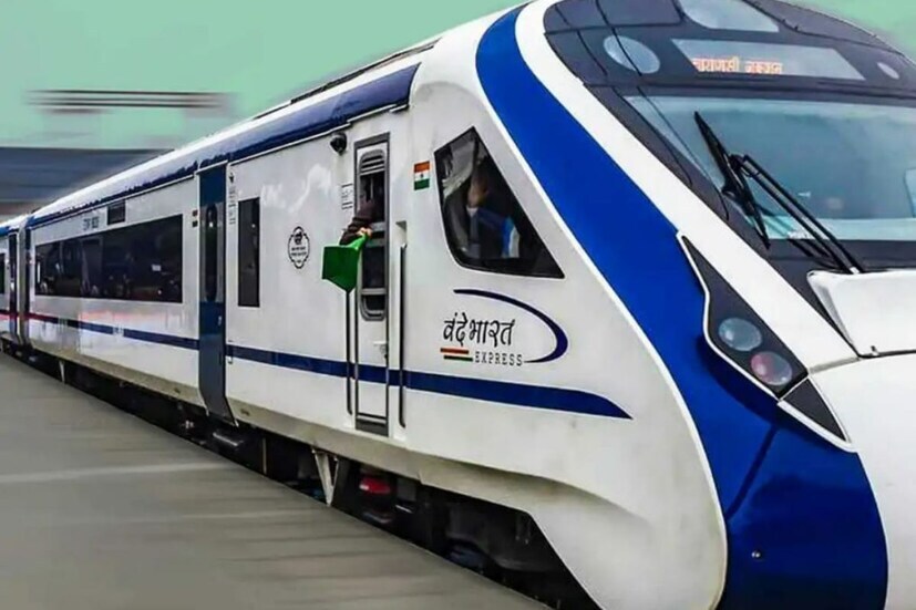 বন্দে ভারত-এর এই ঘটনাটি দেখার পর, ব্যবহারকারীরা মন্তব্য বিভাগে তীব্র প্রতিক্রিয়া জানিয়েছেন। একজন ব্যবহারকারী জিজ্ঞাসা করেছেন - সমস্যাটি কী? অন্য একজন ব্যবহারকারী লিখেছেন - এই লোকেরা যদি এটি করে তবে কীভাবে কাজ হবে?