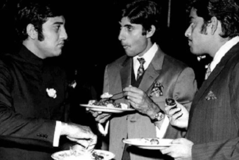 ফিরোজ খান এই ব্লকবাস্টার ছবিটি প্রথমে অমিতাভ বচ্চনকে অফার করেছিলেন। এই ছবির গানগুলি বেশ হিট ছিল এবং গল্প থেকে শুরু করে অভিনয় সবকিছুই দর্শকদের হৃদয় ছুঁয়ে গিয়েছিল। কিন্তু অমিতাভ বচ্চন এই ছবিটি করতে অস্বীকার করেন।