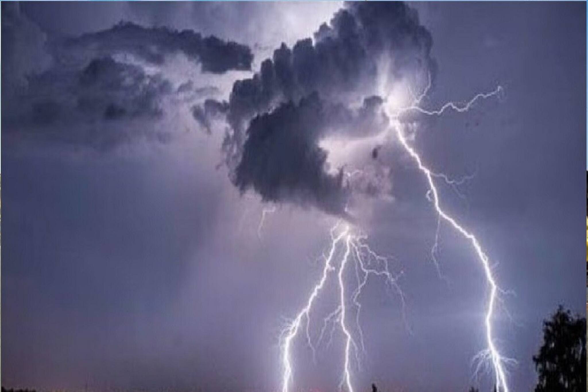 তেড়ে আসছে ঝড়-তুফান...! ৬০-৭০ কিমি বেগে বজ্রঝড়, বজ্রবিদ্যুৎ-সহ ভারী বৃষ্টি, শিলাবৃষ্টি