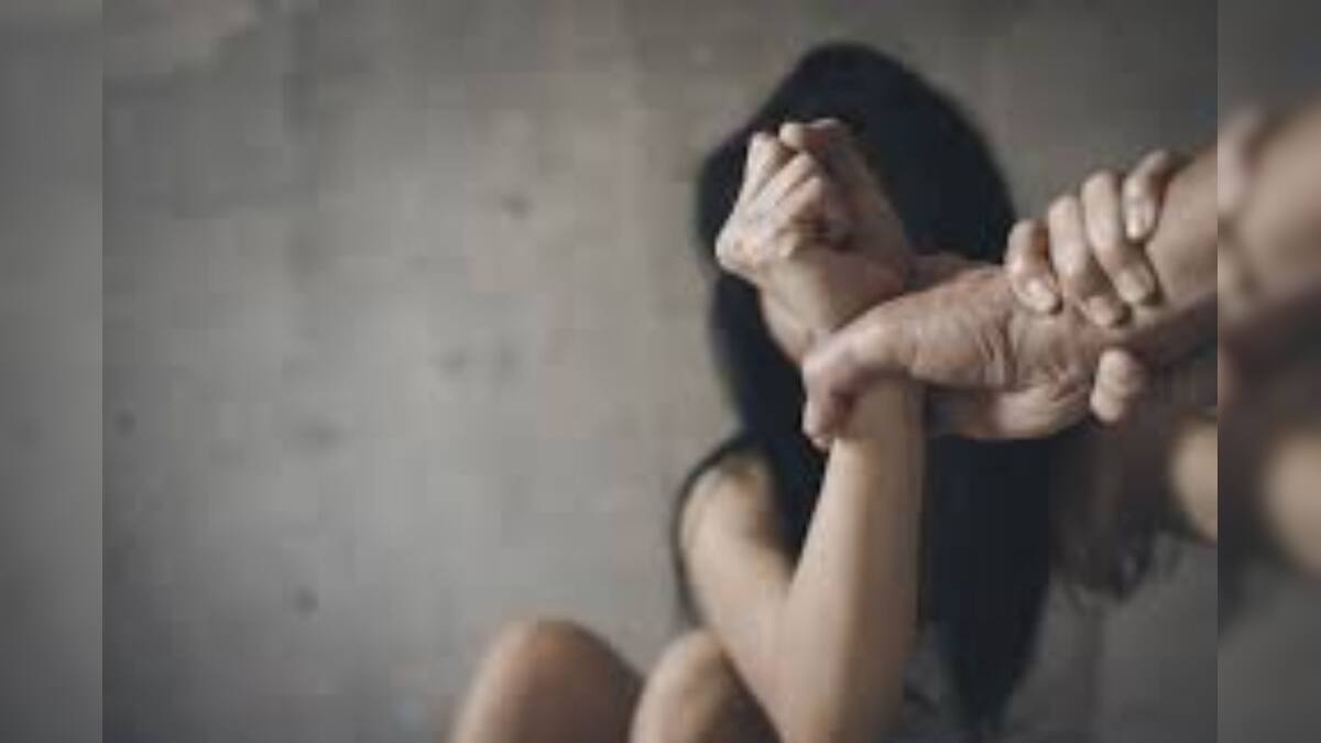 Crime against women: ধার শোধ করতে পারেননি, নিজের বন্ধুর সঙ্গে শারীরিক সম্পর্কে বাধ্য করলেন স্বামী! পুলিশে অভিযোগ দায়ের