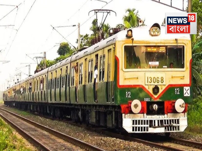এম আধার অ্যাপ দিয়ে কিউআর কোড স্ক্যান করলে, আধার নম্বর, নাম, জন্মতারিখ, ঠিকানা- যাবতীয় তথ্য চলে আসবে। এটি অফলাইন মোডেও কাজ করবে। এটি মূলত আধার কার্ডের জালিয়াতি ও অপব্যবহার রোধ করতে ব্যবহার করা হয়। আধার কার্ডের তথ্যের সঙ্গে টিকিটে থাকা নাম, পরিচয় মিলিয়ে দেখা হবে।