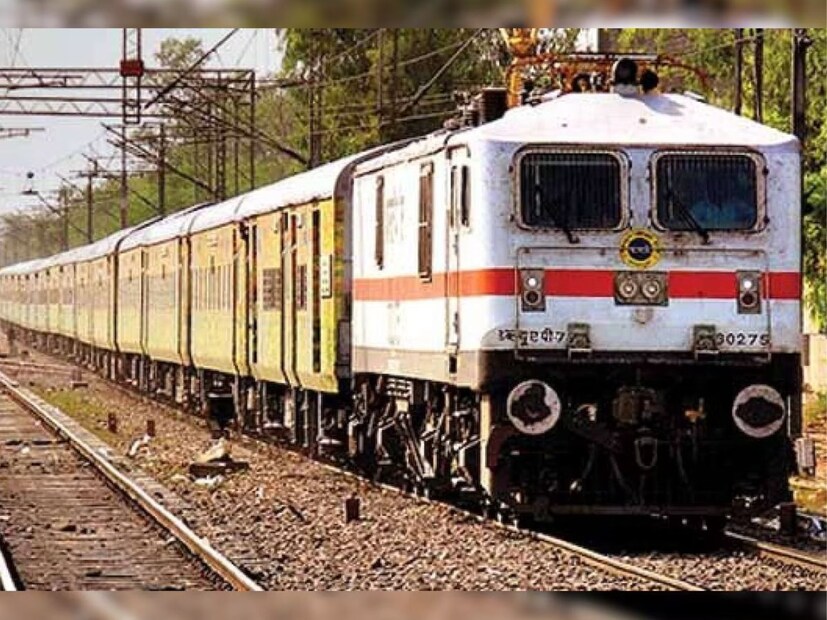 ট্রাভেল এজেন্ট এবং অনুমোদিত সংস্থাগুলিকে এই বিশেষ সময়সীমার পরেই তৎকাল টিকিট বুক করার অনুমতি দেওয়া হবে৷ অর্থাৎ এসি ক্লাসের জন্য ১০:৩০ ঘন্টা থেকে এবং নন-এসি ক্লাসের জন্য ১১:৩০ ঘন্টা থেকে।