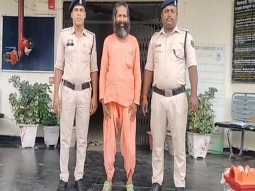 কী করলেন এই গুরু?