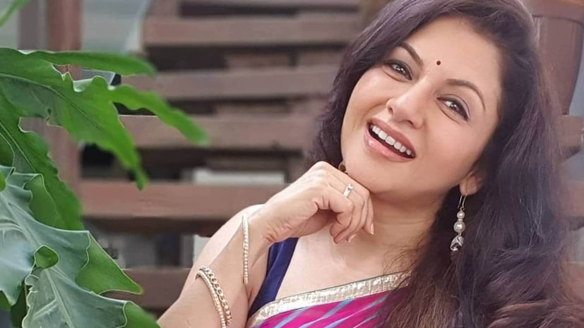 এই পুরো অনুষ্ঠানে মা-ছেলের জুটি সকলের দৃষ্টি আকর্ষণ করেছিল। শুধু তাই নয়, দুজনের একটি ভিডিও ইনস্টাগ্রামে ভাইরাল হচ্ছে, যেখানে ভাগ্যশ্রীকে তাঁর ছেলের সাথে খুব মার্জিত স্টাইলে পোজ দিতে দেখা যাচ্ছে।