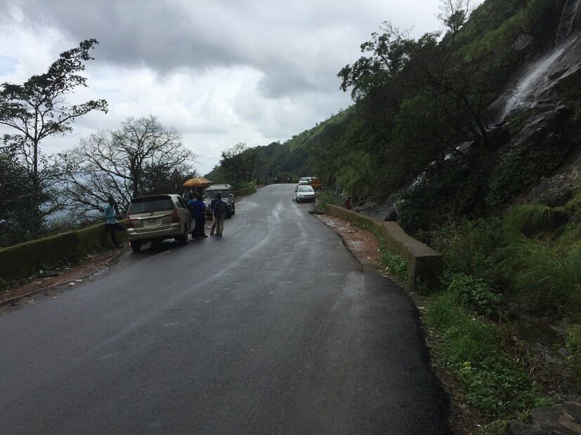 কর্নাটকের ধর্মস্থল এলাকার এক সাফাইকর্মী দক্ষিণ কন্নড় পুলিশের কাছে স্বীকার করেছেন যে, ১৯৯৮ থেকে ২০১৪ সালের মধ্যে ধর্মস্থল এবং আশপাশের এলাকায় ধর্ষণ ও হত্যার শিকার স্কুলছাত্রী-সহ বেশ কয়েকজন মহিলার মৃতদেহ পুড়িয়ে ফেলতে এবং কবর দিতে তাকে বাধ্য করা হয়েছিল। (Representative Image) 