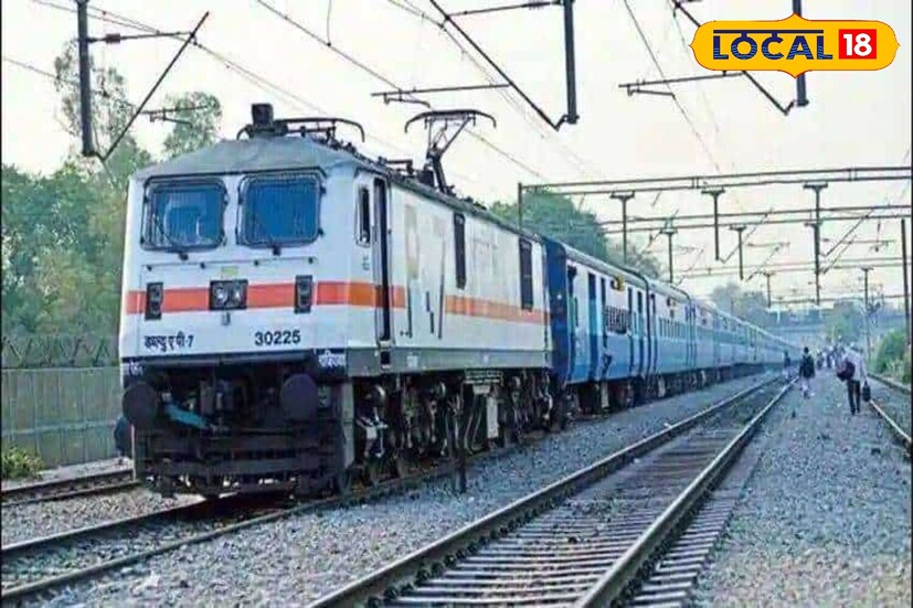 *তবে কিছু ইঞ্জিনের সঙ্গে ওয়াশরুম লাগানো হচ্ছে। তবে এটা সত্যি যে আজও এমন অনেক ট্রেন আছে যেগুলোতে ওয়াশরুম নেই। এমন পরিস্থিতিতে একটু সমস্যা হয়। তবে নিশ্চিতভাবেই কোনও না কোনও রেলস্টেশনে ১ ঘণ্টা বা দেড় ঘণ্টার মধ্যে ট্রেন থামে।