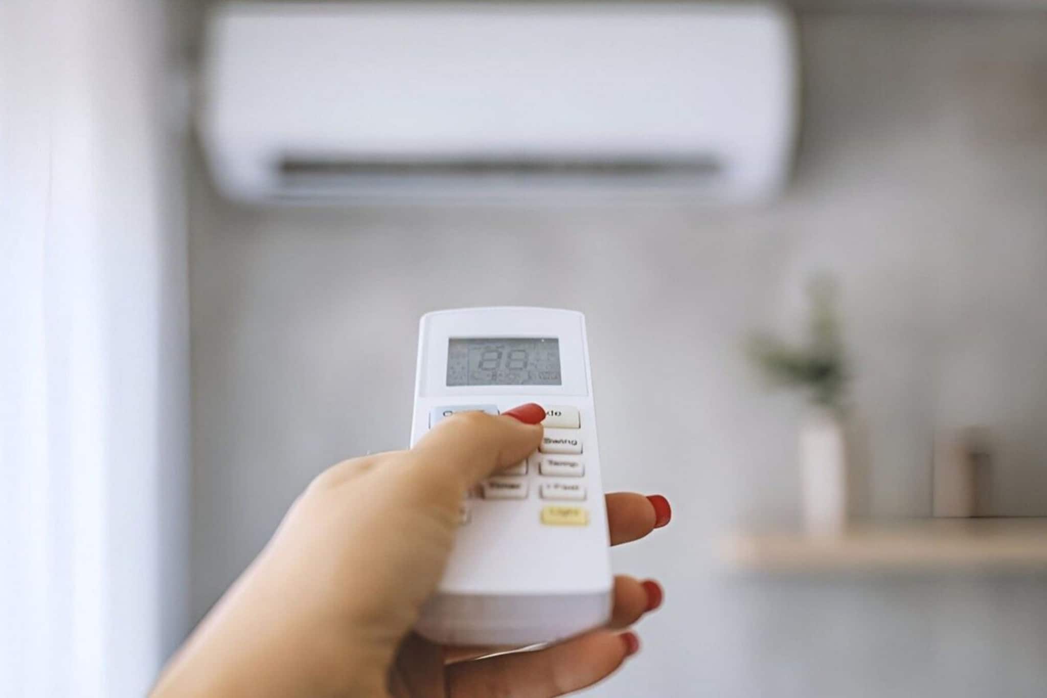 এসি-কুলার ঘন ঘন চালালেও ইলেকট্রিক বিল হবে শূন্য! বিশেষ 'এই' জিনিস ব্যবহার করলেই কেল্লাফতে