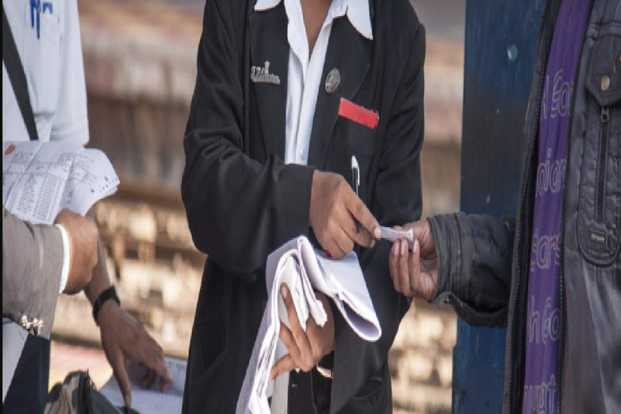 বিনা টিকিটের যাত্রী ধরতে তুমুল ধরপাকড়..! TTE-দের হাতে ডানকুনি স্টেশনে ধরা পড়ল ৫১৮টি মামলা