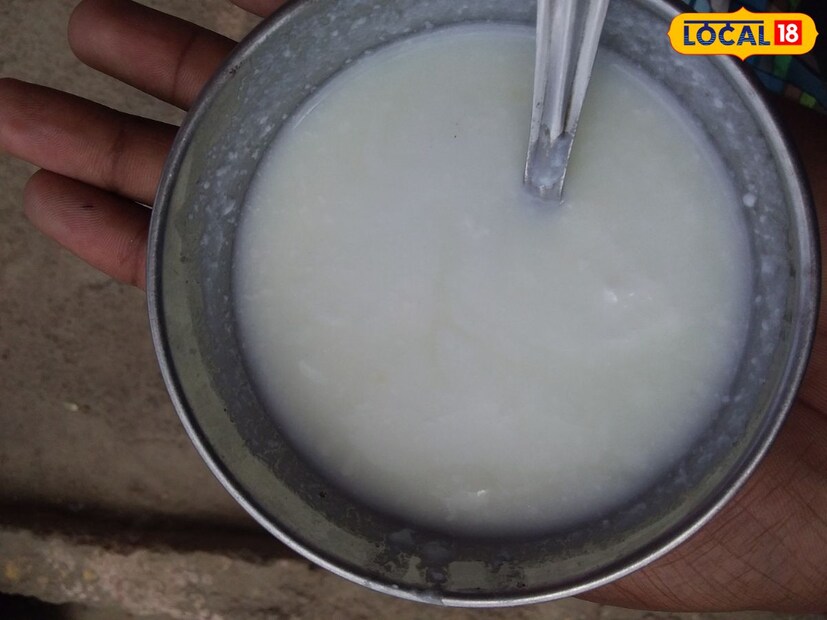 *দই: দই প্রকৃতিগত ভাবে টক। যদি এটি স্টিলের পাত্রে মধ্যে রাখা হয় তবে তার স্বাদ এবং টেক্সচার পরিবর্তন হবে। যদি ইস্পাতের মধ্যে রাখা হয় তবে দই আরও দ্রুত টকে যাবে। গ্লাস বা সিরামিকের অয়াত্রে দই সংরক্ষণ করা স্বাস্থ্য ও স্বাদের জন্য ভাল।